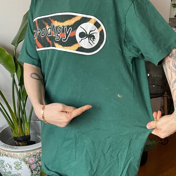 Prodigy shirt with bleach marks - Picture 3 of 3